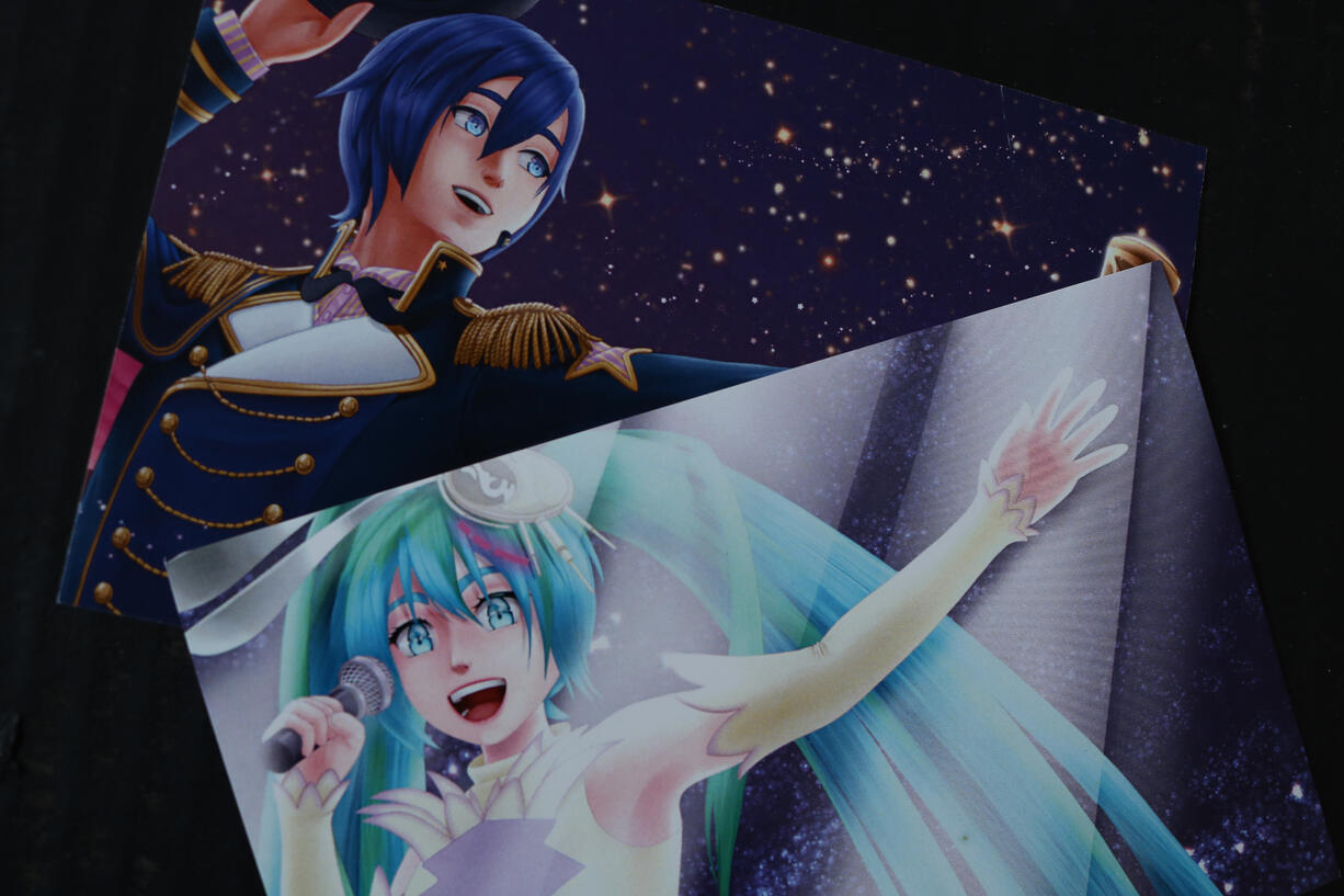 KAITO WxS and Miku SPiCA smol